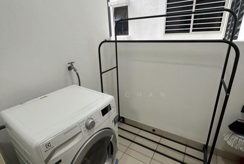 Kondominium untuk Disewa di Lakeville Residence - Jack Chan - Balcony - PropertyGuru.com.my