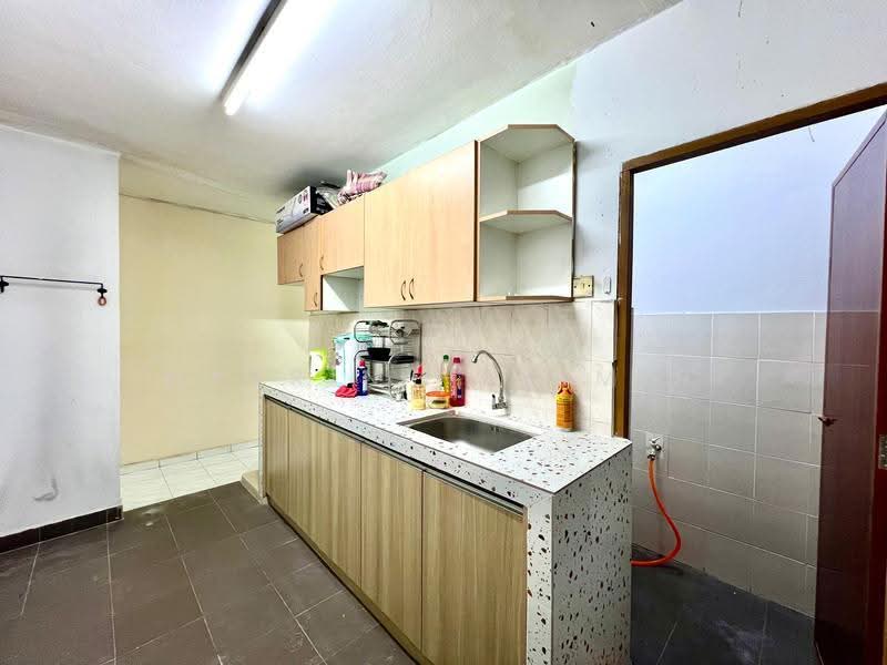 Flat for Sale at Lestari Apartment - Nazrin Hakimin - Kitchen - PropertyGuru.com.my