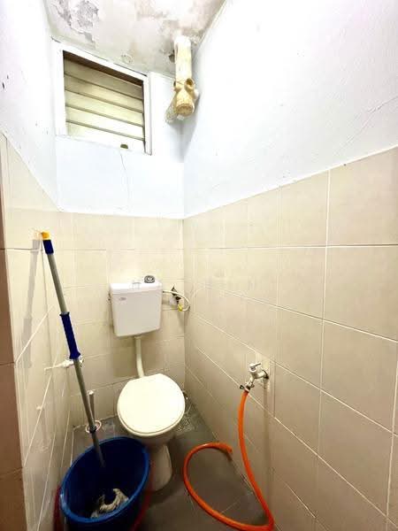 Flat for Sale at Lestari Apartment - Nazrin Hakimin - Bathroom - PropertyGuru.com.my
