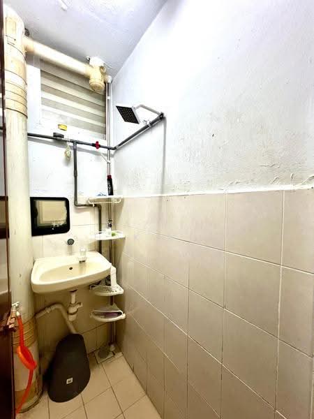 Flat for Sale at Lestari Apartment - Nazrin Hakimin - Bathroom - PropertyGuru.com.my