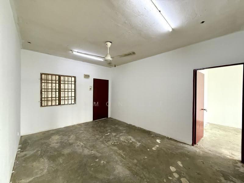 Flat for Sale at Bandar Bukit Tinggi 2 Flat - Simon Lee - Interior - PropertyGuru.com.my