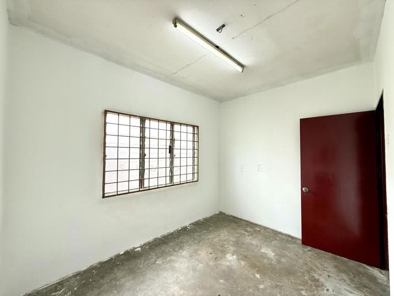Flat for Sale at Bandar Bukit Tinggi 2 Flat - Simon Lee - Interior - PropertyGuru.com.my