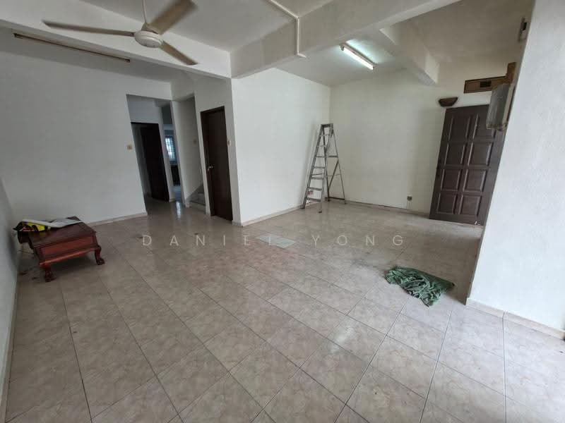 2-storey Terraced House for Sale in Taman Desa Cemerlang (Ulu Tiram) - Daniel Yong - Living Room - PropertyGuru.com.my