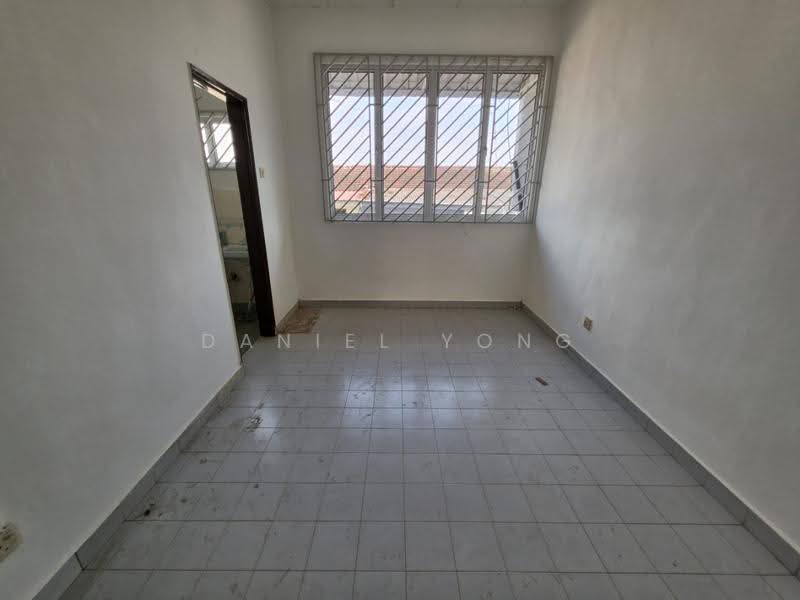 2-storey Terraced House for Sale in Taman Desa Cemerlang (Ulu Tiram) - Daniel Yong - Interior - PropertyGuru.com.my