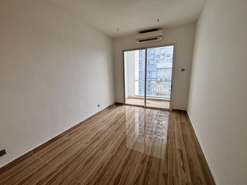 Kondominium untuk Dijual di Seri Puteri Hills Town Villa & Condominium - Jolin Choi - Balcony - PropertyGuru.com.my