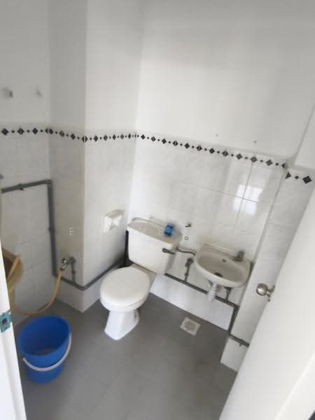Condominium for Sale at Azuria Condominium - Elaine Ooi - Bathroom - PropertyGuru.com.my