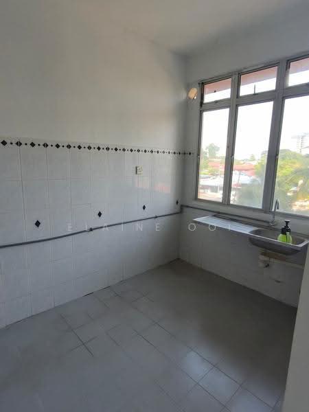Condominium for Sale at Azuria Condominium - Elaine Ooi - Kitchen - PropertyGuru.com.my