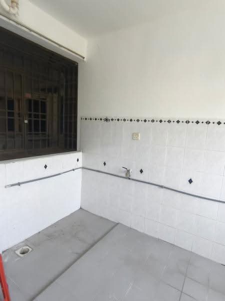 Condominium for Sale at Azuria Condominium - Elaine Ooi - Kitchen - PropertyGuru.com.my