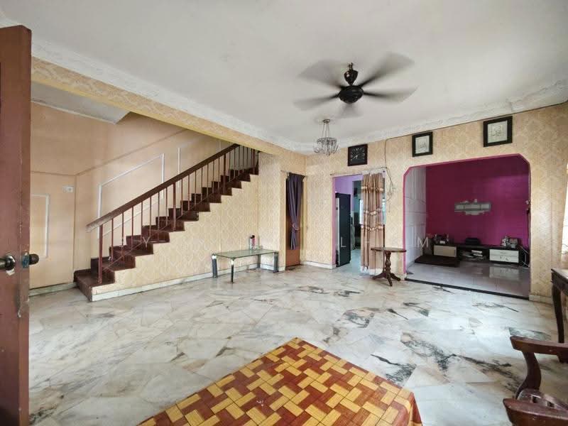 2-storey Terraced House for Sale in Telok Panglima Garang (Selangor) - Syamsul Ilham - Living Room - PropertyGuru.com.my