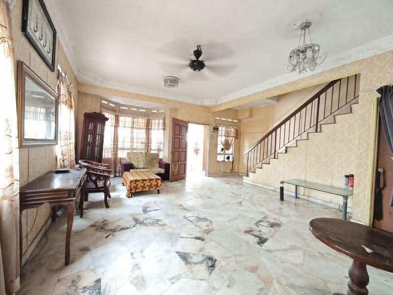 2-storey Terraced House for Sale in Telok Panglima Garang (Selangor) - Syamsul Ilham - Living Room - PropertyGuru.com.my