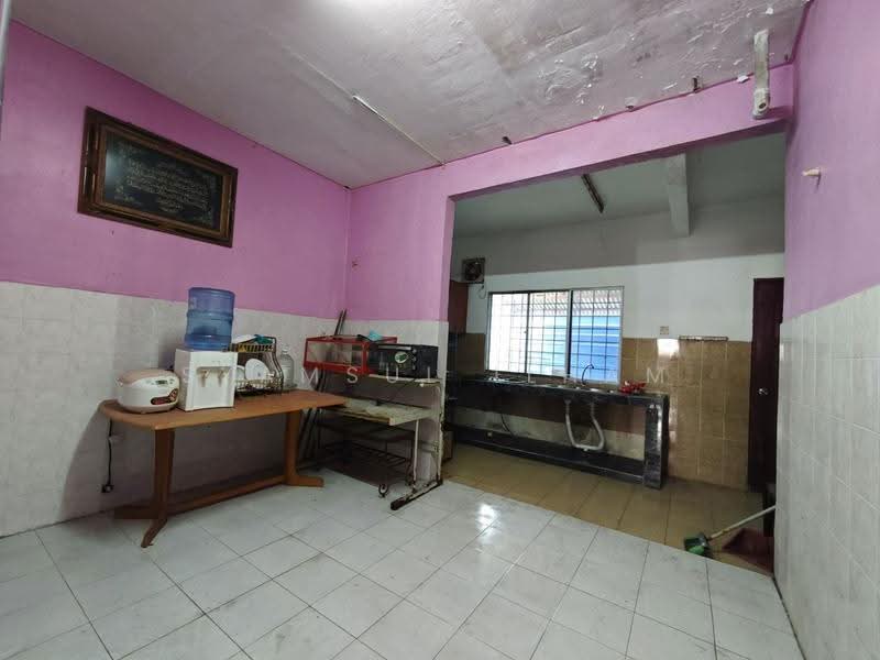 2-storey Terraced House for Sale in Telok Panglima Garang (Selangor) - Syamsul Ilham - Kitchen - PropertyGuru.com.my