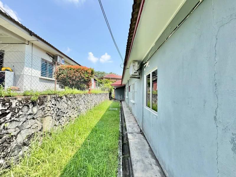 Bungalow House for Sale in Kota Perdana (Seri Kembangan) - Muhd Khairulnawawi Kamaruddin - Exterior - PropertyGuru.com.my