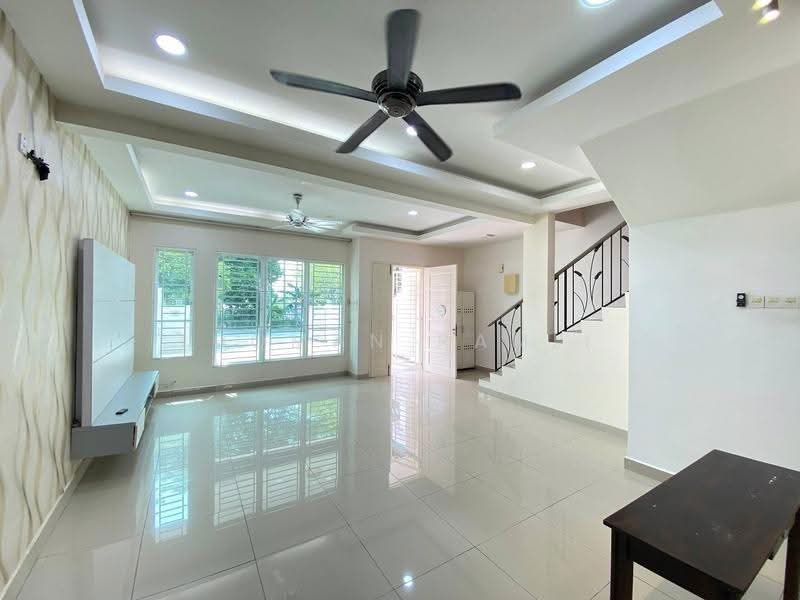 Rumah Teres 2-Tingkat untuk Dijual di Bandar Tun Hussein Onn (Cheras) - Luqman Ramli - Living Room - PropertyGuru.com.my