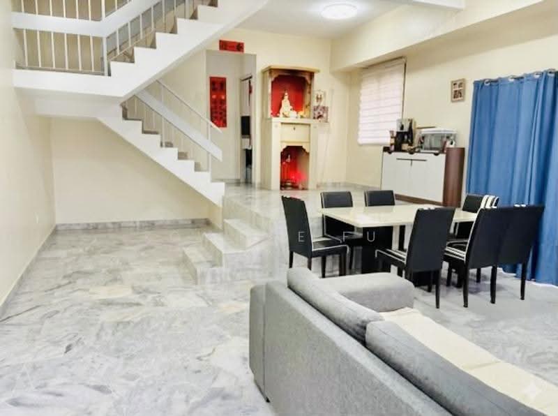 2-storey Terraced House for Sale in Taman Universiti Indah (Seri Kembangan) - Kow Tze Fui - Living Room - PropertyGuru.com.my