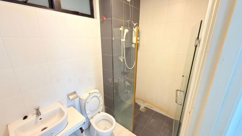 Kediaman Servis untuk Dijual di The Platino Serviced Apartment - Kaitlyn Teng - Bathroom - PropertyGuru.com.my