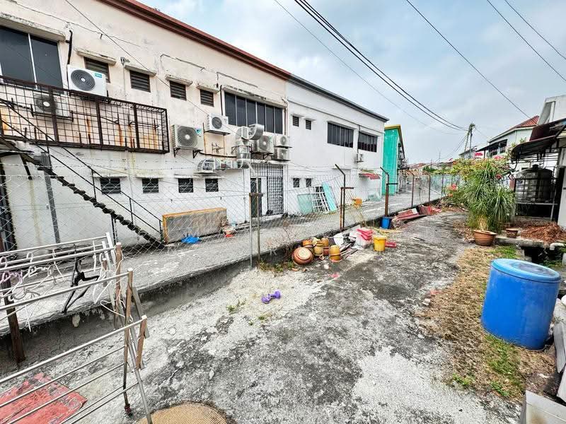 2-storey Terraced House for Sale in Seksyen 8 (Bangi) - Herman Sazwan Nor Rahim - Exterior - PropertyGuru.com.my
