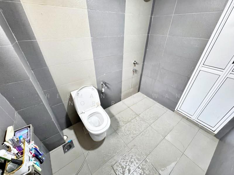 2-storey Terraced House for Sale in Seksyen 8 (Bangi) - Herman Sazwan Nor Rahim - Bathroom - PropertyGuru.com.my