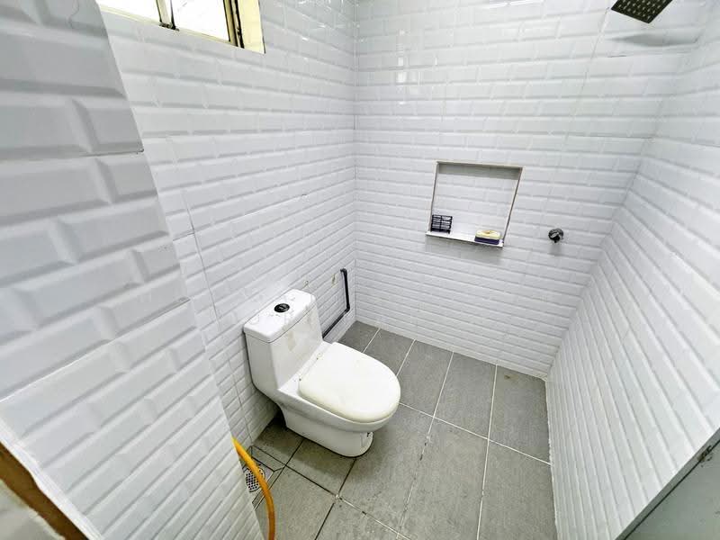 2-storey Terraced House for Sale in Seksyen 8 (Bangi) - Herman Sazwan Nor Rahim - Bathroom - PropertyGuru.com.my