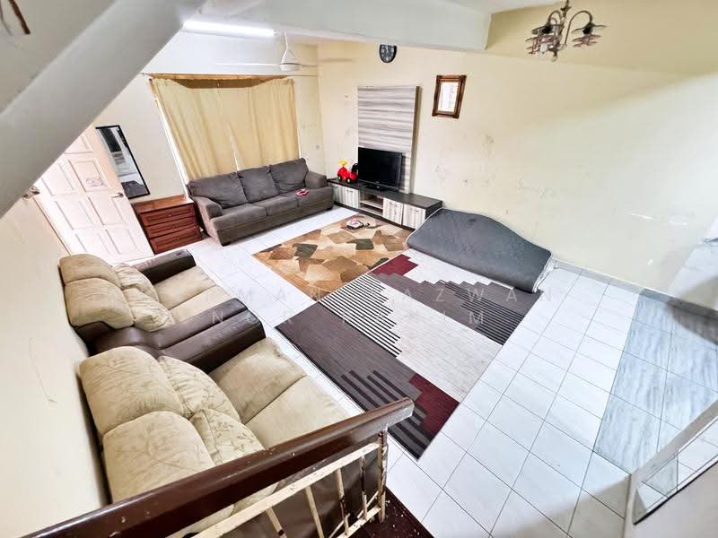 2-storey Terraced House for Sale in Seksyen 8 (Bangi) - Herman Sazwan Nor Rahim - Living Room - PropertyGuru.com.my