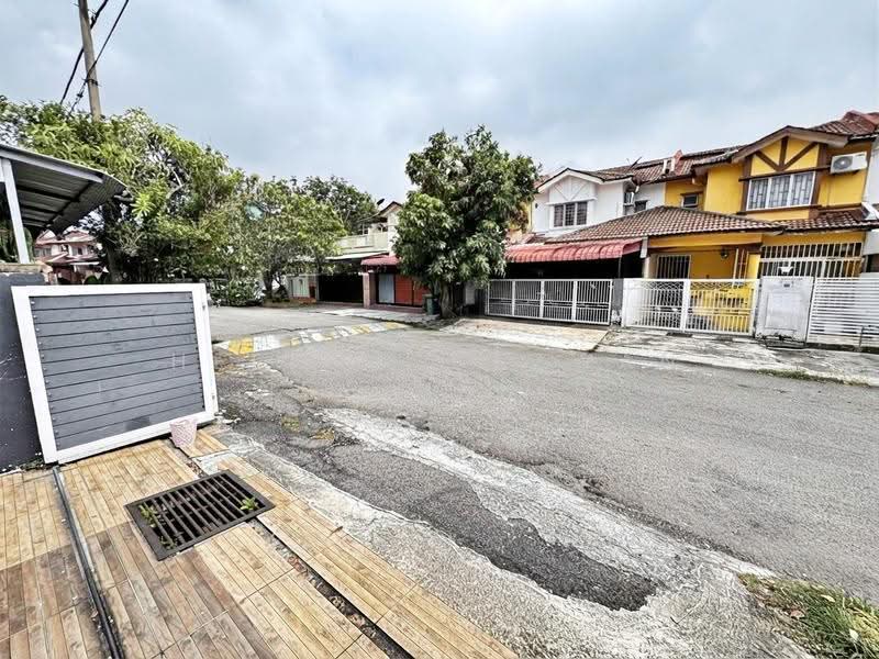 2-storey Terraced House for Sale in Seksyen 8 (Bangi) - Herman Sazwan Nor Rahim - Exterior - PropertyGuru.com.my