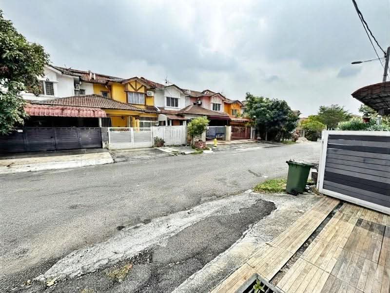 2-storey Terraced House for Sale in Seksyen 8 (Bangi) - Herman Sazwan Nor Rahim - Exterior - PropertyGuru.com.my