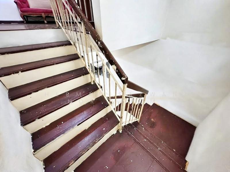 2-storey Terraced House for Sale in Seksyen 8 (Bangi) - Herman Sazwan Nor Rahim - Stair - PropertyGuru.com.my