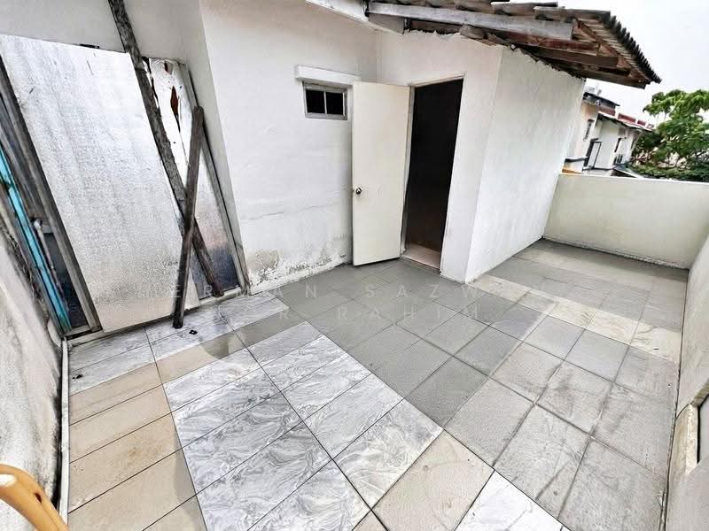 2-storey Terraced House for Sale in Seksyen 8 (Bangi) - Herman Sazwan Nor Rahim - Balcony - PropertyGuru.com.my