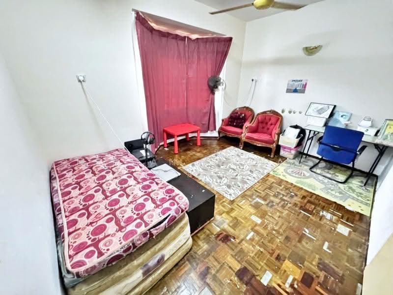 2-storey Terraced House for Sale in Seksyen 8 (Bangi) - Herman Sazwan Nor Rahim - Bedroom - PropertyGuru.com.my