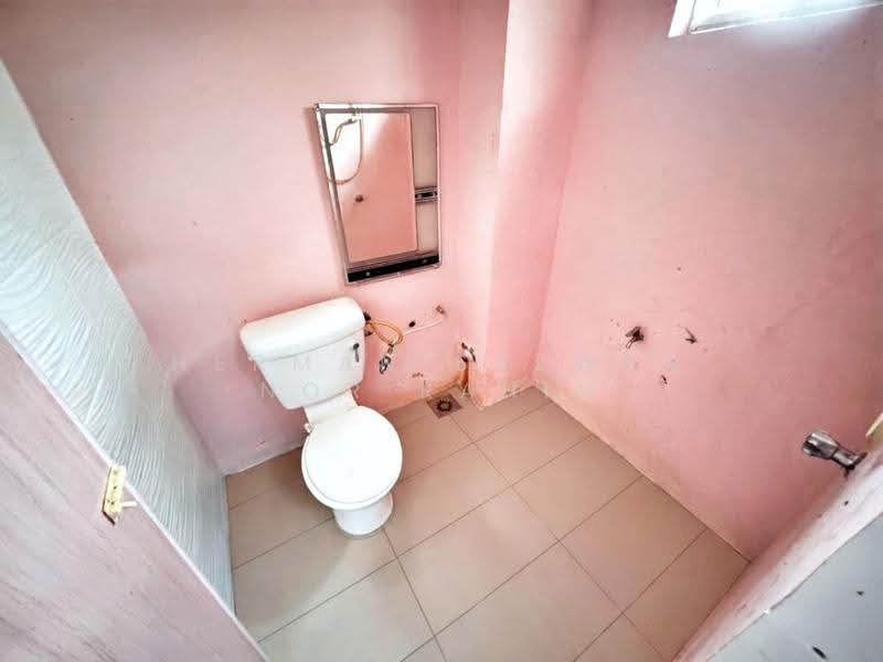 2-storey Terraced House for Sale in Seksyen 8 (Bangi) - Herman Sazwan Nor Rahim - Bathroom - PropertyGuru.com.my