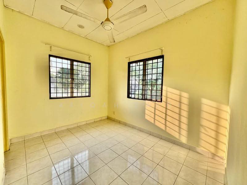 2-storey Terraced House for Sale in Taman Bukit Subang (Shah Alam) - Afiqah zaidi - PropertyGuru.com.my