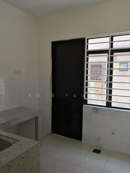 2-storey Terraced House for Rent in Ampang Saujana (Ampang) - Amir Fauzi - Kitchen - PropertyGuru.com.my