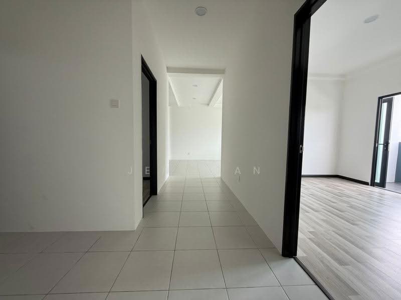 Apartment for Sale at Stutong Tiarra 2 - Jeno Tan - Corridor - PropertyGuru.com.my