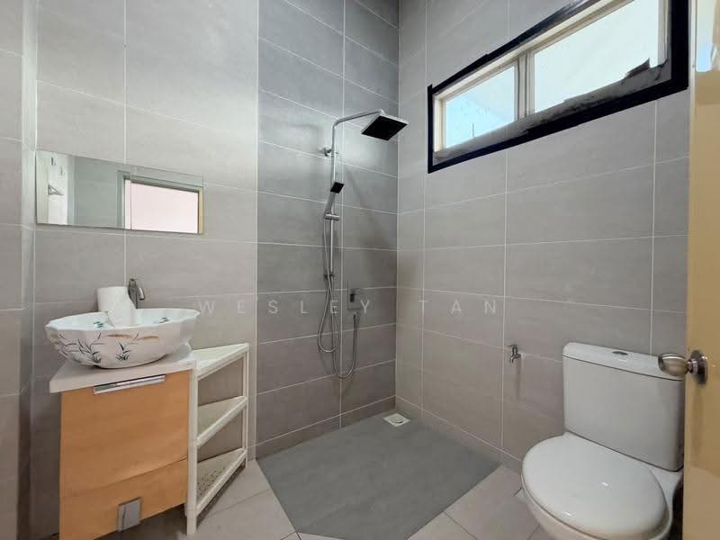 Semi-Detached House for Rent in Taman Limbongan Jaya (Klebang) - Wesley Tan - Bathroom - PropertyGuru.com.my