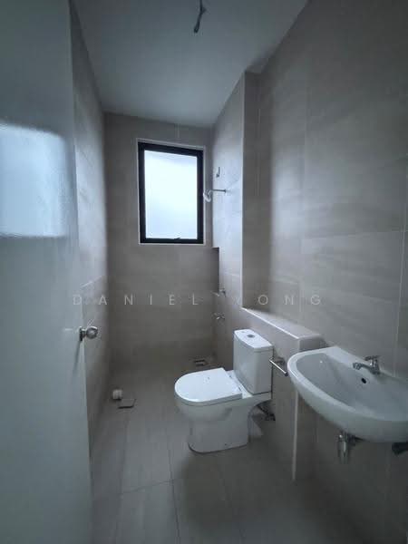 Cluster House for Sale in Taman Ekoflora (Johor Bahru) - Daniel Yong - Bathroom - PropertyGuru.com.my