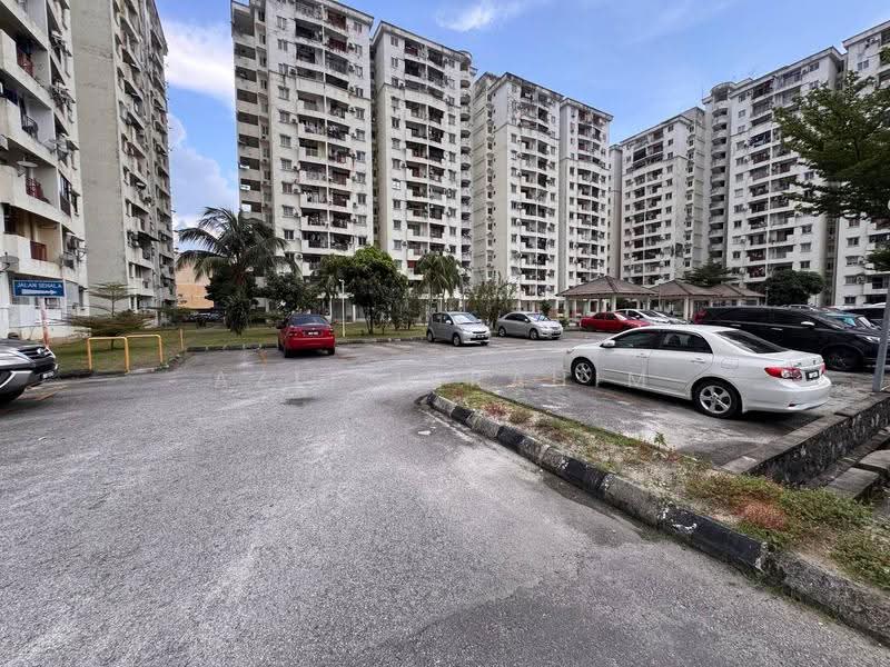 Pangsapuri untuk Dijual di Pandan Court - Azli Ibrahim - Exterior - PropertyGuru.com.my