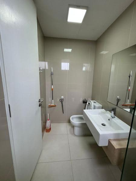 Kediaman Servis untuk Disewa di United Point (Residensi Berpadu) - Rex Tan - Bathroom - PropertyGuru.com.my