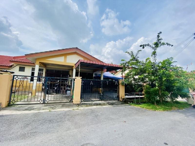 Terraced House for Sale in Seremban (Negeri Sembilan) - Rosniza Tanidi - Exterior - PropertyGuru.com.my