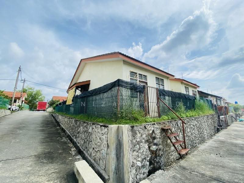 Terraced House for Sale in Seremban (Negeri Sembilan) - Rosniza Tanidi - Exterior - PropertyGuru.com.my