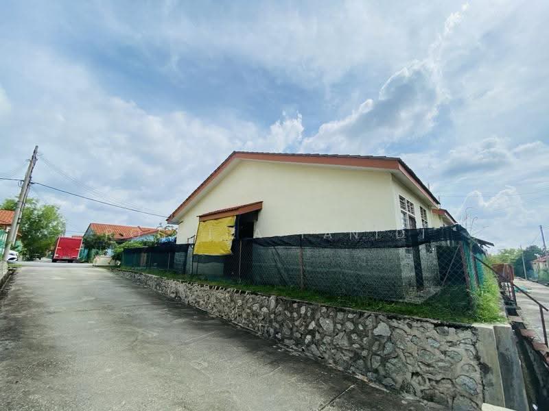 Terraced House for Sale in Seremban (Negeri Sembilan) - Rosniza Tanidi - Exterior - PropertyGuru.com.my