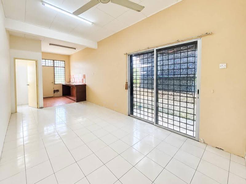 Terraced House for Sale in Seremban (Negeri Sembilan) - Rosniza Tanidi - Kitchen - PropertyGuru.com.my
