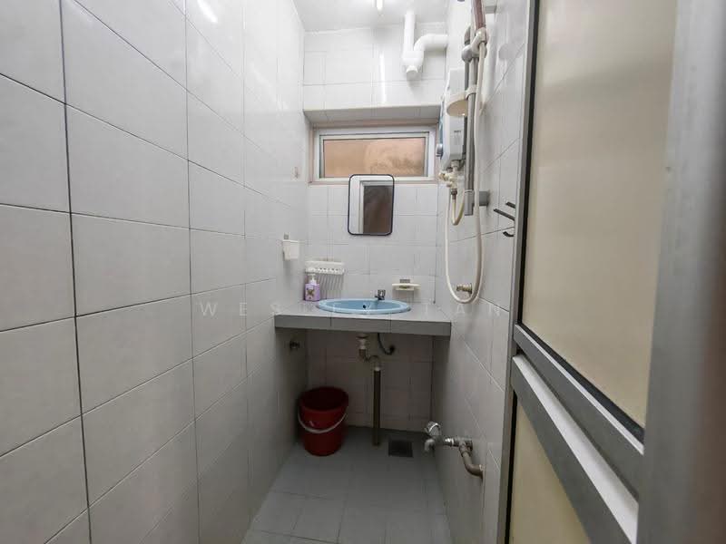 Pangsapuri untuk Dijual di Garden City - Wesley Tan - Bathroom - PropertyGuru.com.my