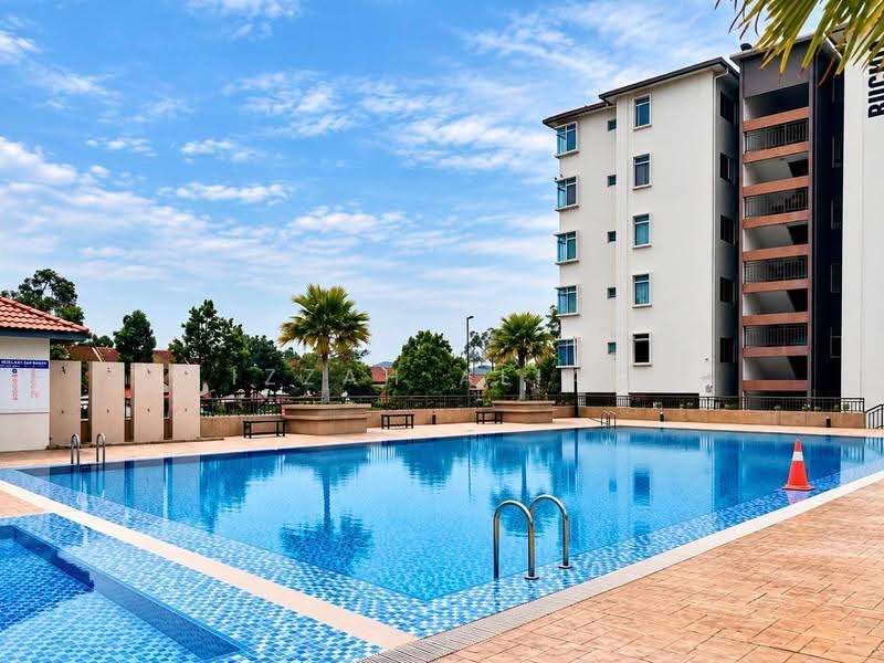 Apartment for Sale at Residensi Warnasari 2 - Izzah Alias - Pool - PropertyGuru.com.my