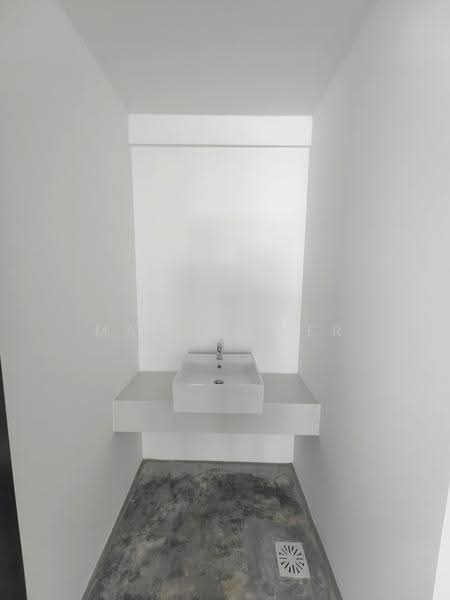 Kedai / Pejabat untuk Disewa di BANDAR PUCHONG JAYA (Puchong) - Mak Oliver - Bathroom - PropertyGuru.com.my