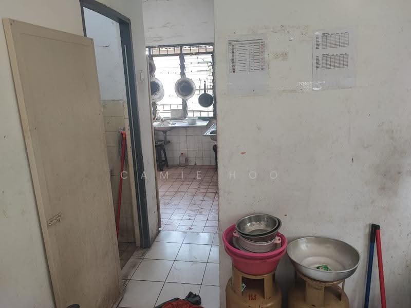 1-storey Terraced House for Sale in Bandar Sri Pengkalan (Batu Gajah) - Camie Hoo - Kitchen - PropertyGuru.com.my