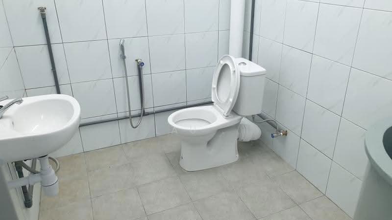 Kedai untuk Disewa di Sungai Dua (Penang) - LAU . - Bathroom - PropertyGuru.com.my