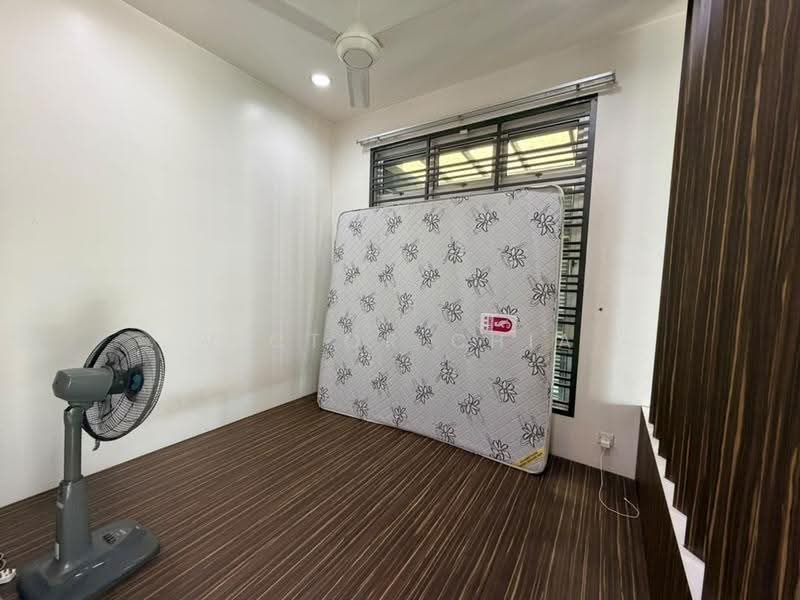 Semi-Detached House for Sale in Taman Gaya (Ulu Tiram) - Victor Chia - Bedroom - PropertyGuru.com.my