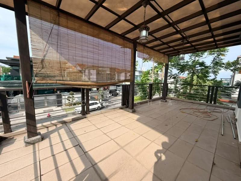 Semi-Detached House for Sale in Taman Gaya (Ulu Tiram) - Victor Chia - Balcony - PropertyGuru.com.my