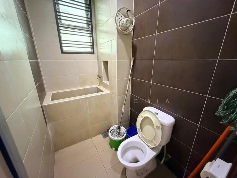 Semi-Detached House for Sale in Taman Gaya (Ulu Tiram) - Victor Chia - Bathroom - PropertyGuru.com.my