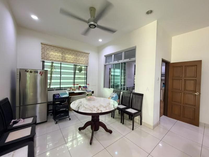 Semi-Detached House for Sale in Taman Gaya (Ulu Tiram) - Victor Chia - Kitchen - PropertyGuru.com.my