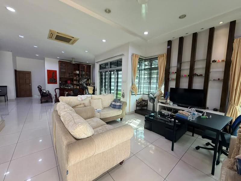 Semi-Detached House for Sale in Taman Gaya (Ulu Tiram) - Victor Chia - Living Room - PropertyGuru.com.my